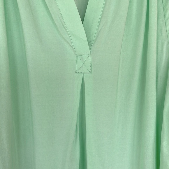 Crown & Ivy NWT V neck embroidered blouse Mint Glow Garden Party Signature 2X. - Picture 5 of 6